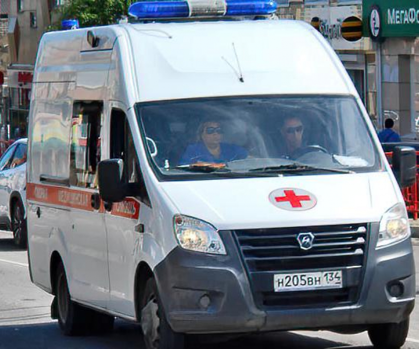 В Камышине после столкновения водителя-женщину  забрала «скорая"
