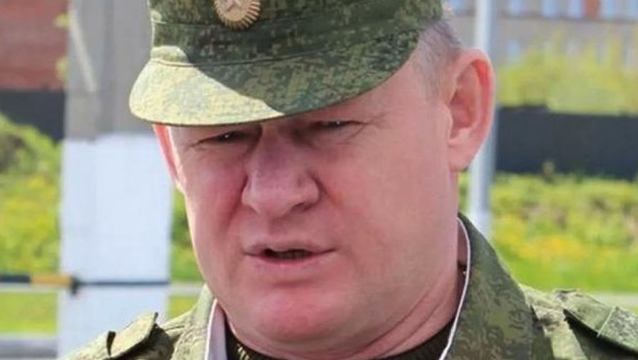 В Камышин прилетел новый командующий ВДВ России генерал-полковник Андрей Сердюков